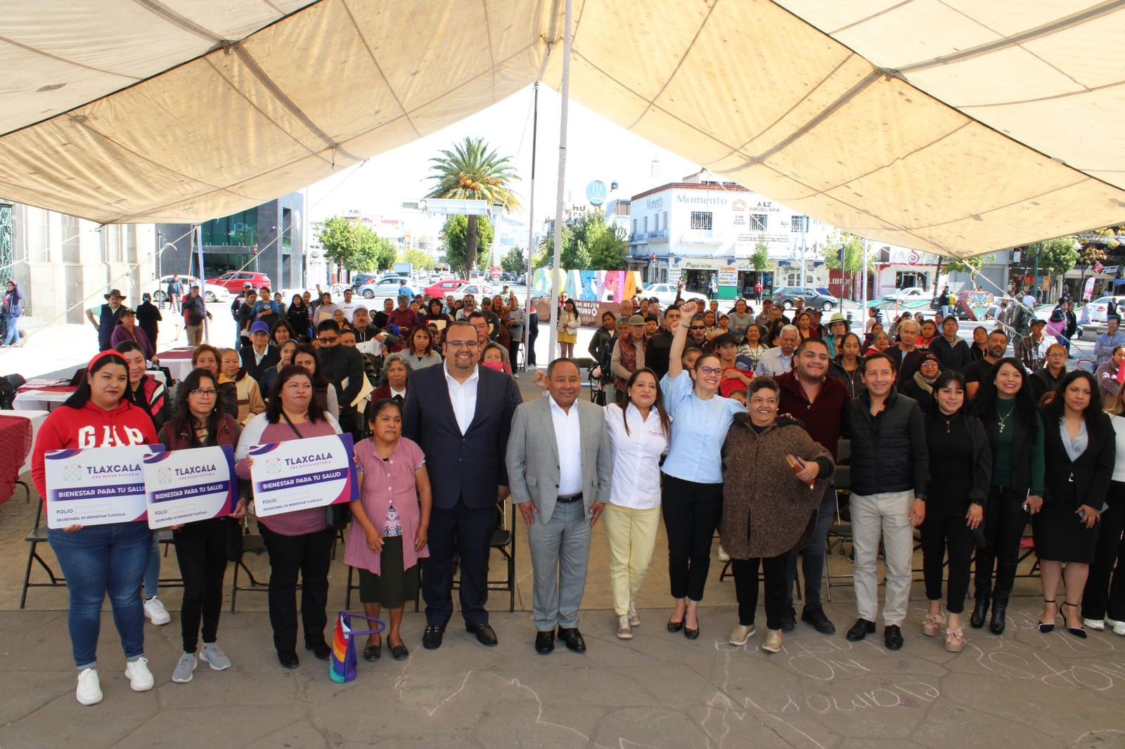 PRESIDE JAVIER RIVERA BONILLA ENTREGA DE TARJETAS DE BIENESTAR POR TU SALUD EN APIZACO